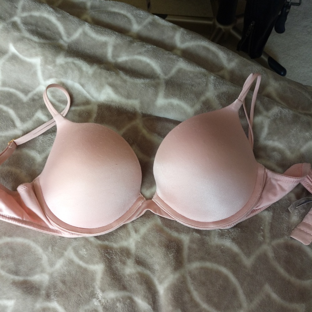 Victoria's Secret Very Sexy Push Up Bra 34C NWOT